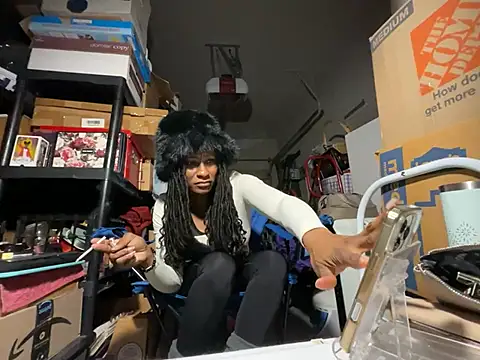 wynterheat (F milf) - ✨2 tokens per tip✨ 💧shower show💦