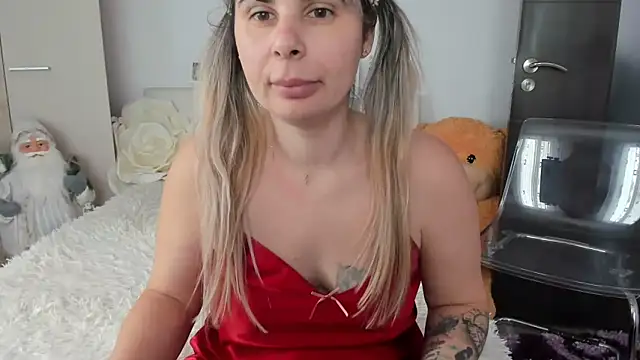 sweetemy4u (F milf) - make this pussy happy whit a big squirt