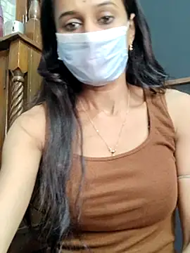 Webcam Model (Saharaa)  is live.Free join now!