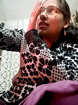 urvashi01224 (F young) - Full Nude With Face