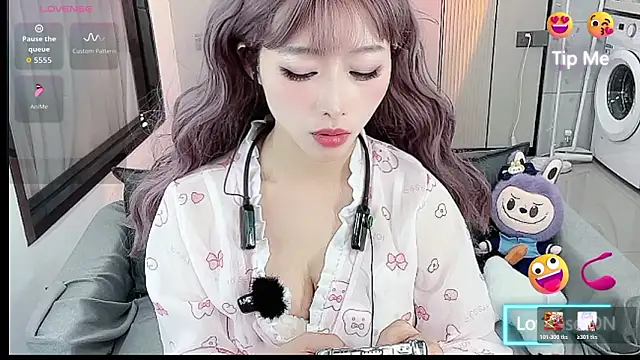 美女hellokiki520在线直播