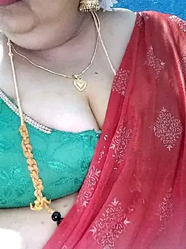 tamilthanushri (F milf) - Boobs oil