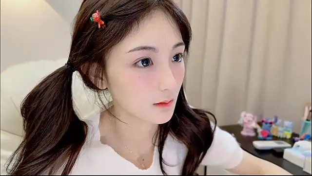 美女LH7在线直播