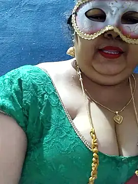 tamilthanushri (F milf) - Boobs oil