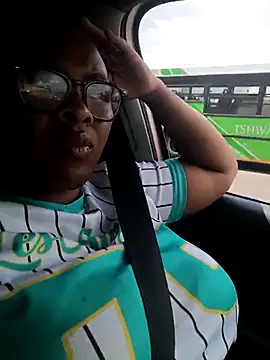 cutehoney92 (F young) - i need a place to work from