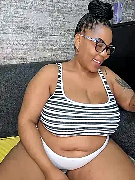 Webcam Model (ExclusiveLeexx)  is live.Free join now!