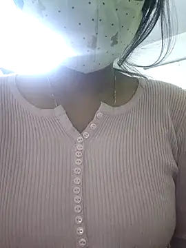 kia_motlu - Kia_motlu's free webcam - UK Sex Cams