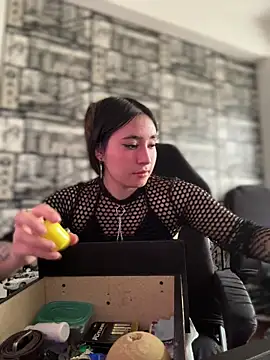 Webcam Model (Sophie_LS) is live