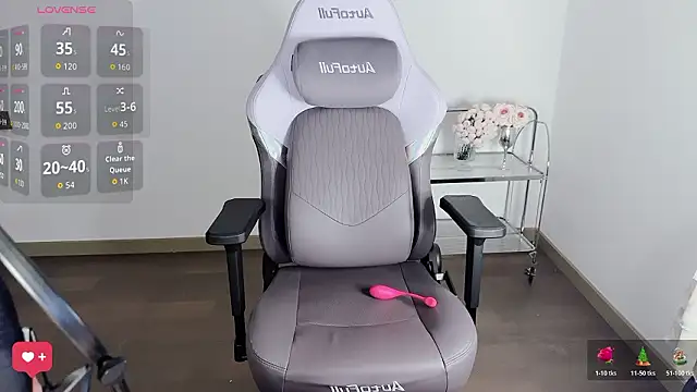 美女OwQoll在线直播