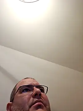 andrew1900529 - Andrew1900529's free webcam - UK Sex Cams