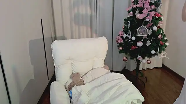 美女Onecutelittle在线直播