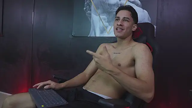 jakemoxley (M twink) - jerk + undress x 10 min