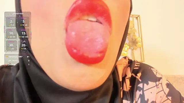 hanajameela (Ask my age) - twerking  and spank ass