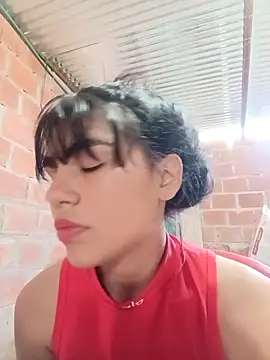 Webcam Model (triana-hot18)  is live.Free join now!