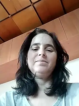 Webcam Model (Ella-433) is live