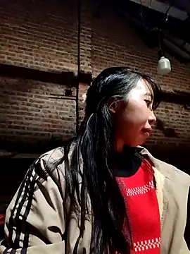 emaame68 - Emaame68's free webcam