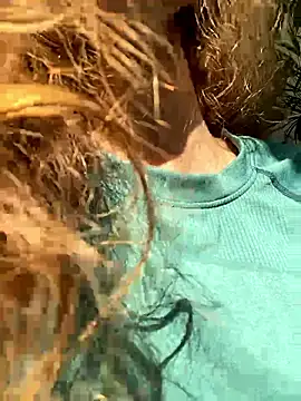 annikarose (F milf) - Tittenfick mit Dirty Talk