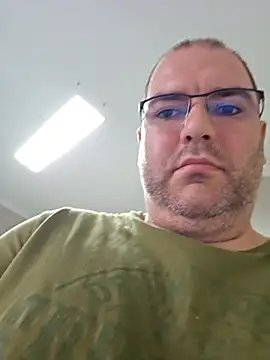 andrew1900529 (Ask my age) - 1 min toy control