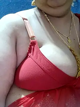 tamilthanushri (F milf) - Boobs oil