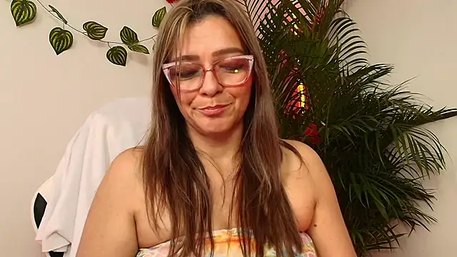 carol_miss2 - Carol_Miss2's free webcam - UK Sex Cams