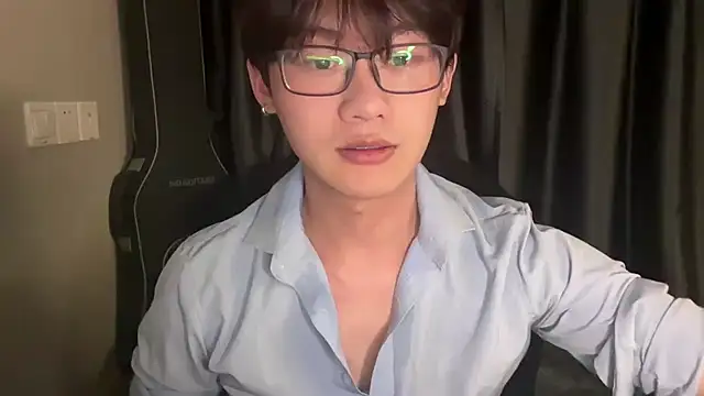 iambennet Live Webcam on Stripchat