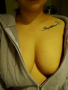 christine-le1 (F milf) - Mục tiêu mới của tui.