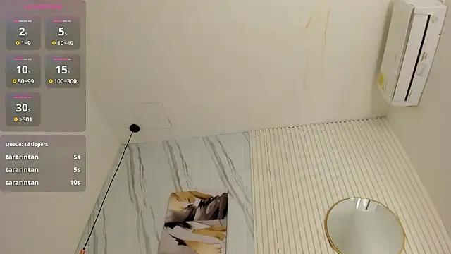 afro_luna (F young) - Bounce my boobs & submissive look