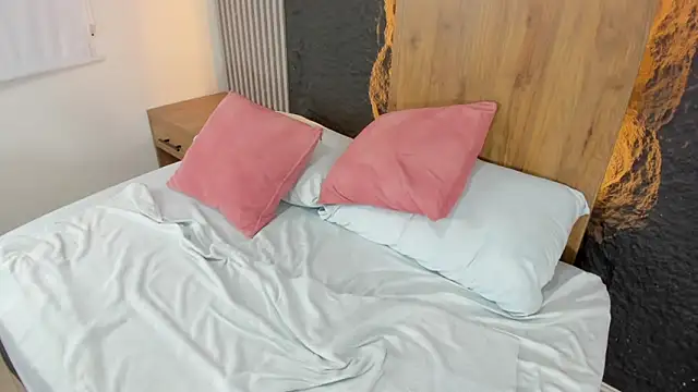 margarita_smellie (F young) - ride dildo + naked