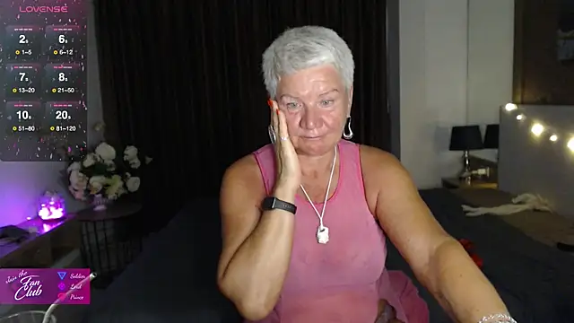 roxana_brooks (F mature) - Stand up + show dance