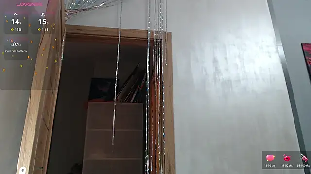 stacy_davice (F milf) - SHOW TITS