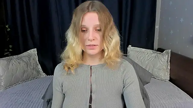 _Velvet_peach_ webcam