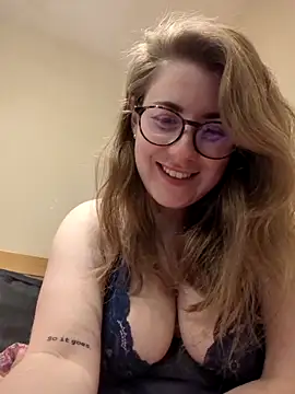 Webcam Model (hotwetvix)  is live.Free join now!