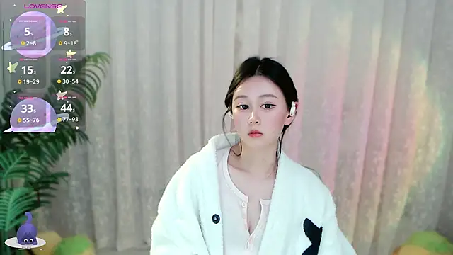 Webcam Model (Aimee-520)  is live.Free join now!