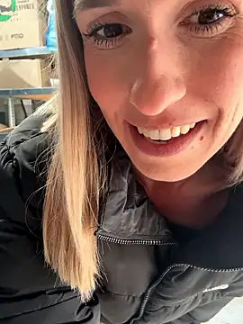 lola_tentatiion's live cam