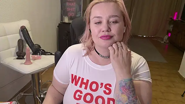 MargotGrey live cam screenshot female on Tip.show – Interactive Live Cam Shows