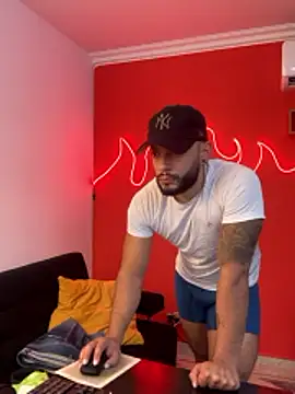 mike_savage3 (M young) - Touching my bigmuscles + oil show