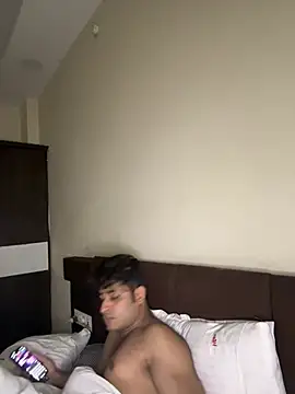 Vihaaanfucks Live Webcam on Stripchat