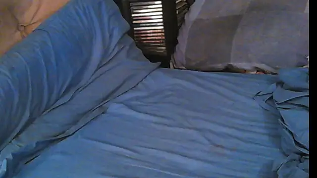 will_bzzz (M grandpa) - shirt off