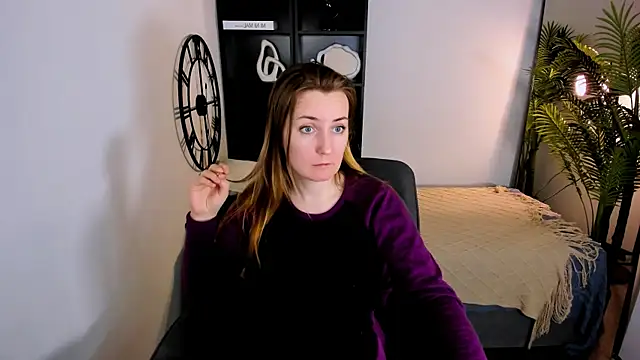 meggysun (F milf) - I'll stay in my underwear