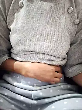 Webcam Model (Vanee-23)  is live.Free join now!