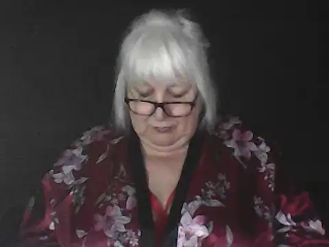 Webcam Model (Alexia64231)  is live.Free join now!