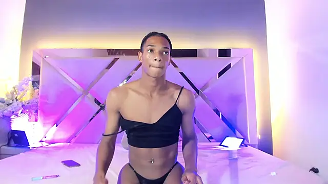 hilaryguzman (M twink) - Doggy style and spanks ass x5