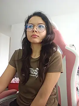 Webcam Model (azumiichan) is live