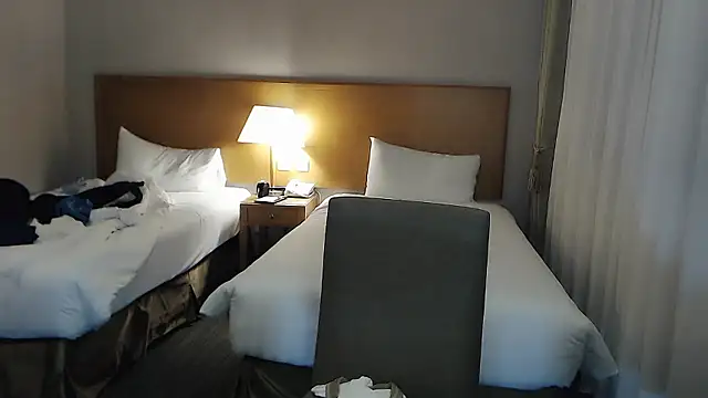 美女TBgril在线直播