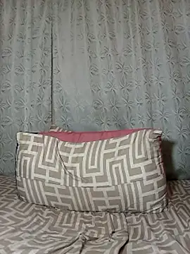 thick_lucious_mandy (F young) - You Decide