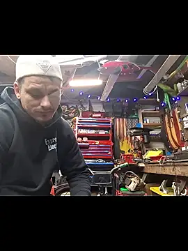 twistafatpipe (Ask my age) - PULL COCK OUT