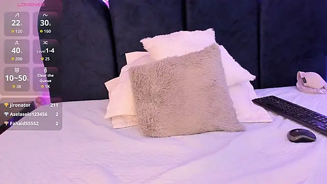 ridwana_ (F young) - suck a finger