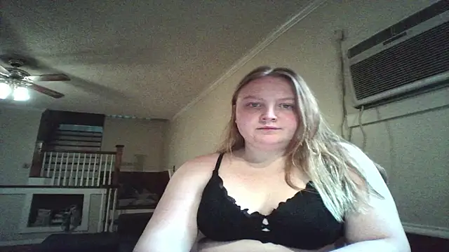 phatassblond - PhatAssBlond's free webcam