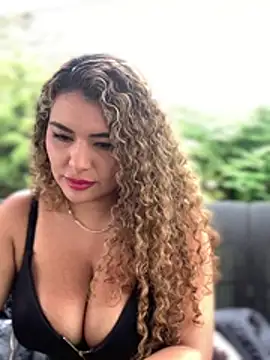 TianaRios_Pink webcam