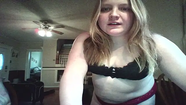 PhatAssBlond webcam
